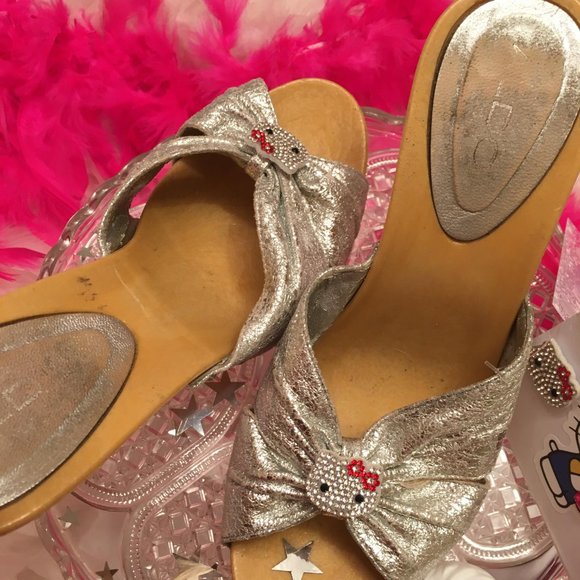 adorbale vinatge y2k heels and earings with crystal hello kitty details! - Picture 10 of 10